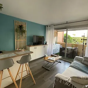 Appartement Face Au Port Santa Lucia à Pieds, Calme, Wifi, Saint-Raphaël
