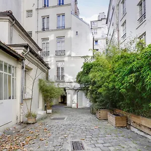 https://montorgueil-rue-saint-sauveur.fr-paris.fr